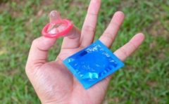 <strong>避孕套尺寸有多少种？用这个方法就能找对属于你的</strong>